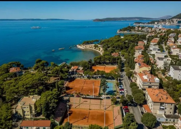 La2 Luxury Apartment Near Bacvice Beach